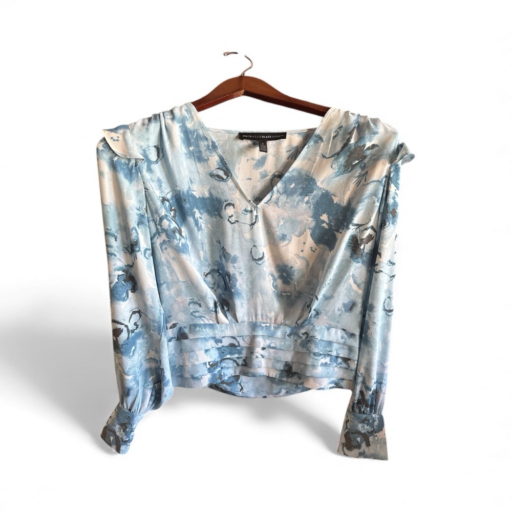 White House Black Market Light Blue Floral V Neck Elegant  Blouse Womens Size 2